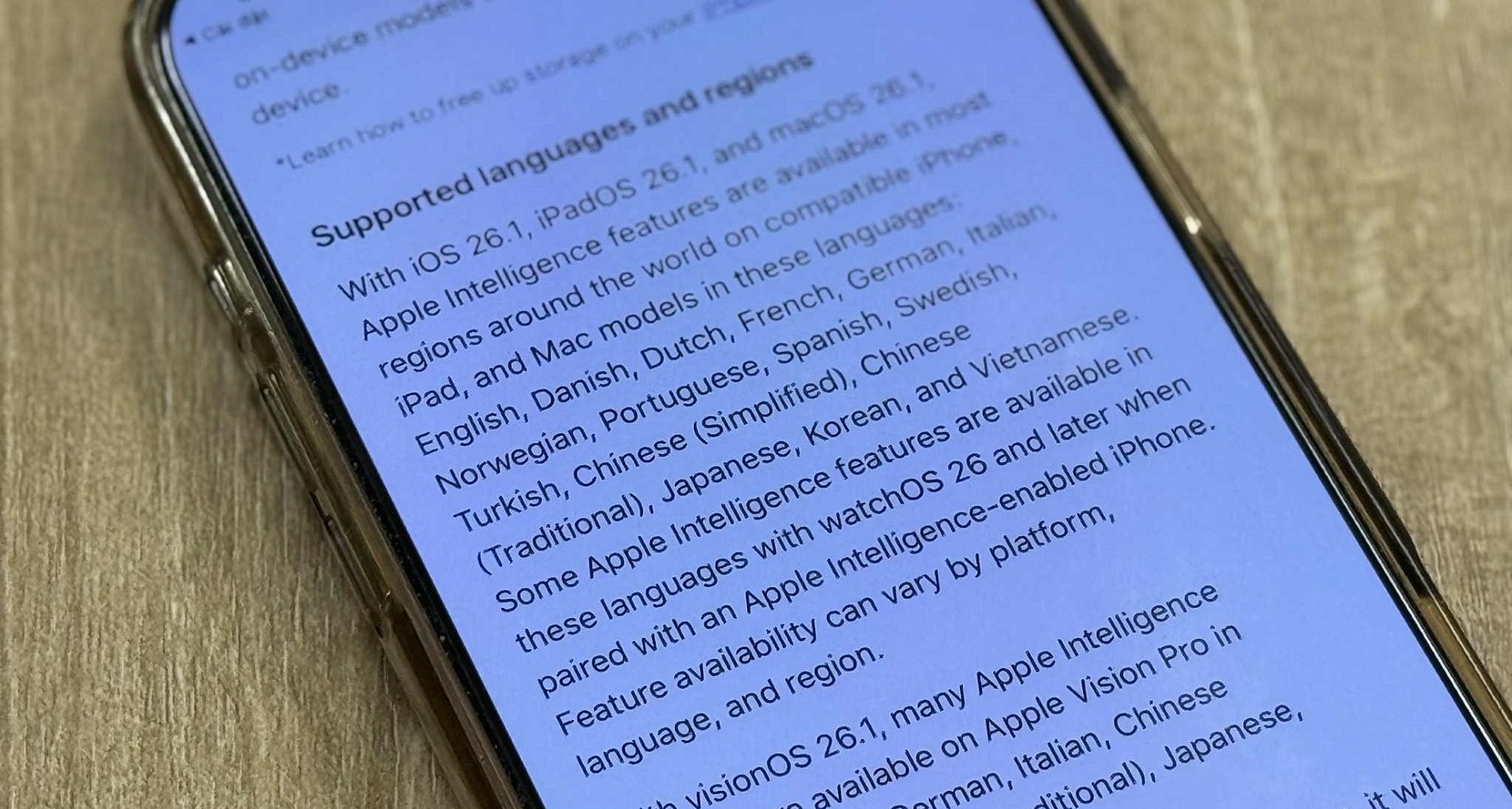 Apple Intelligence hỗ trợ tiếng Việt trong iOS 26.1