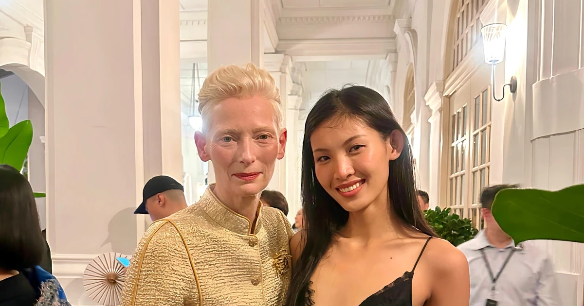 Người mẫu Việt đầu tiên tự tin sải bước trong show diễn của nhà mốt Chanel