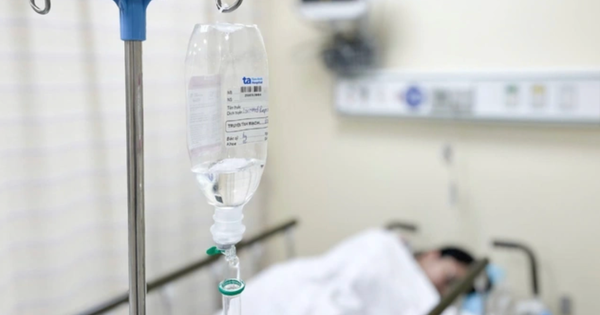 Bộ Y tế vào cuộc vụ nghi ngộ độc bánh mì khiến nhiều người nhập viện tại TP HCM