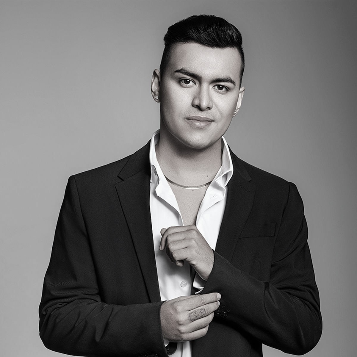 The 35-year-old singer died in a plane crash, leaving behind his wife and  three young children.