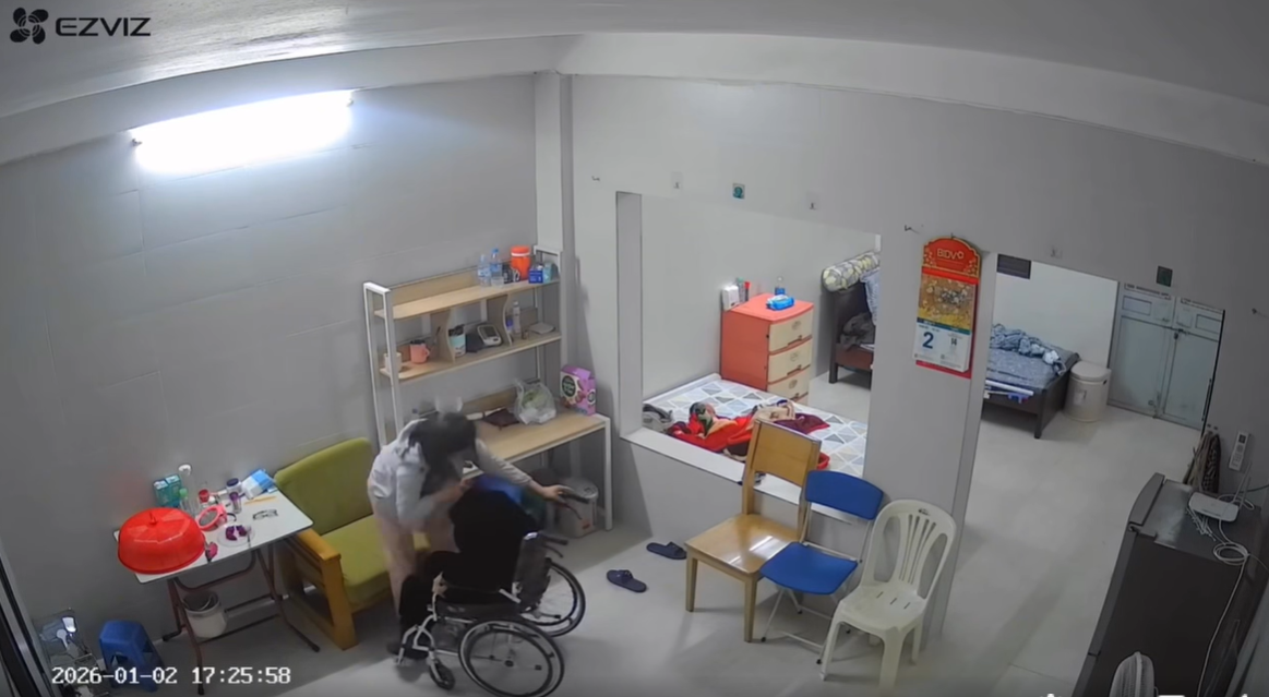 Từ vụ người giúp việc bạo hành cụ 82 tuổi ở Hà Nội: Đừng phó mặc cha mẹ cho người giúp việc rồi ân hận