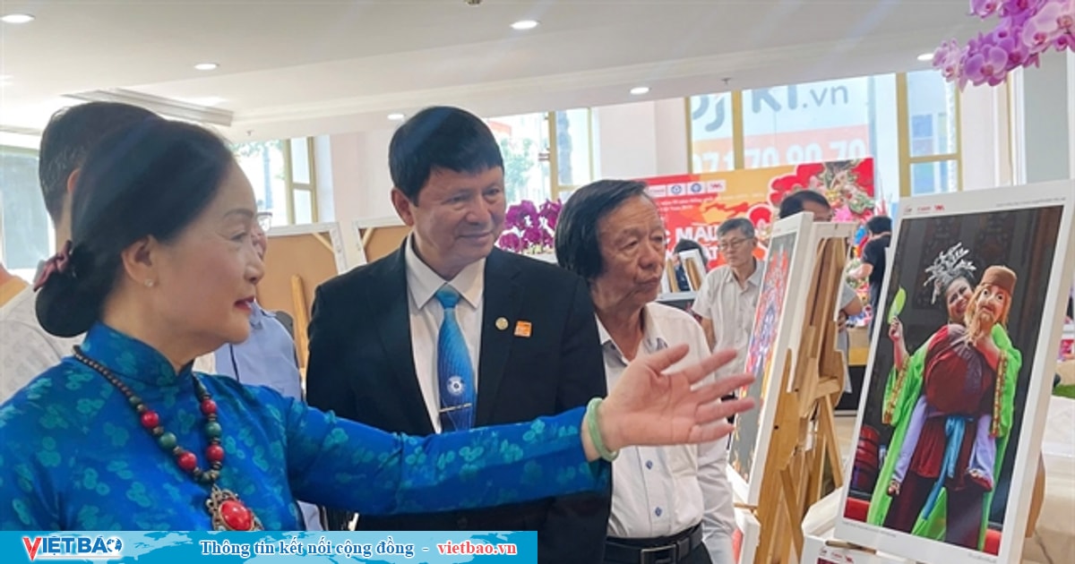 Photo exhibtion on 'tuồng' opens