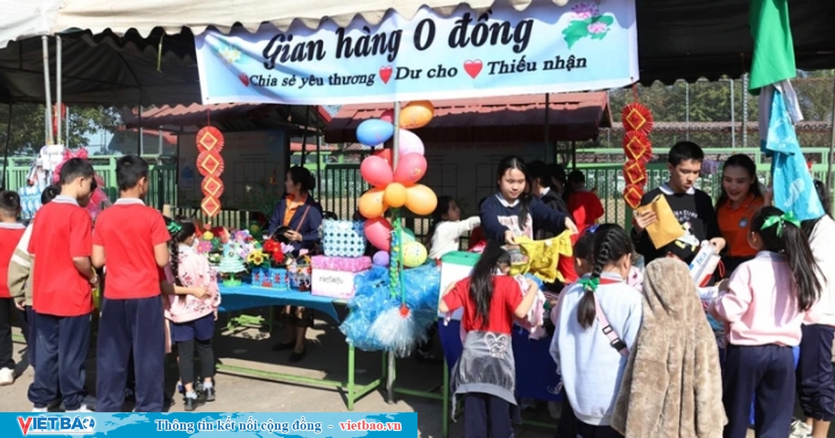 Bilingual school in Laos celebrates Tet with spring culinary fair