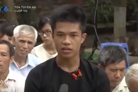 Màn đối đáp giữa quan tòa và 'bị cáo cướp vợ’ gây sốt mạng