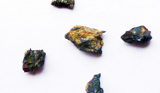 Tại Ai Cập, các nhà khoa học tìm thấy viên đá chưa từng xuất hiện trên Trái Đất hay trong Vũ trụ