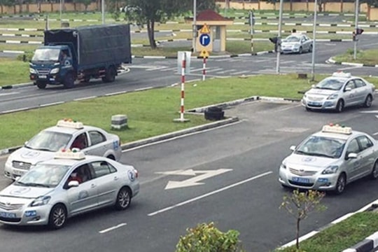 Giữ ổn định học phí lái xe, không có chuyện tăng lên 30 triệu