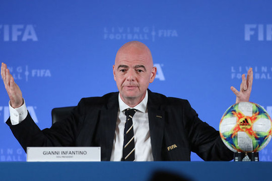 Chủ tịch FIFA: 'Không thể mạo hiểm tính mạng con người vì bóng đá'