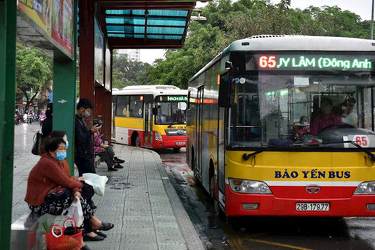 Hành khách đi xe buýt, taxi phải khai báo y tế điện tử bắt buộc