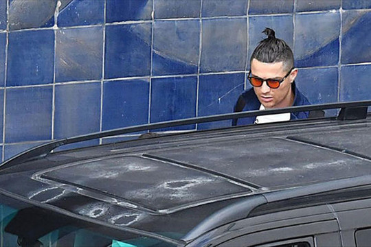 Ronaldo cách ly tại Italia, sau 3 lần không được cấp phép bay