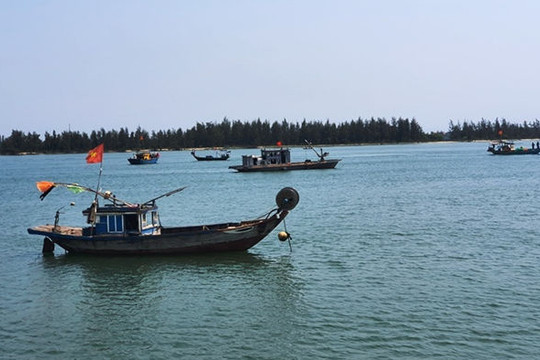 Nạn nhân kể phút thuyền lật úp, 11 người chới với trên sông Thu Bồn