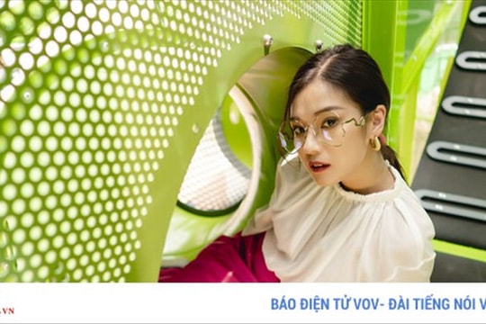 Hoàng Yến Chibi biến hoá với phong cách thời trang cá tính