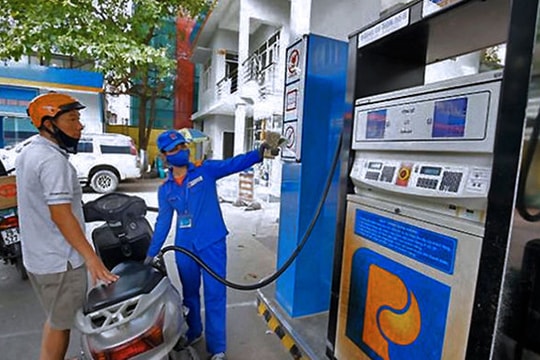 Giá xăng tăng mạnh từ 15 giờ chiều nay