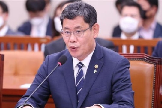 Bộ trưởng Bộ Thống nhất Hàn Quốc từ chức