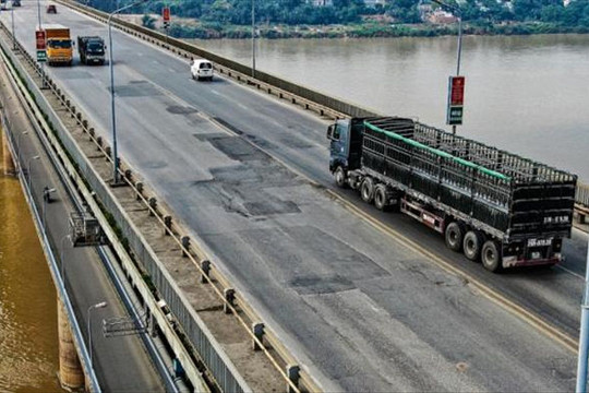 Gần 270 tỷ đồng để sửa mặt cầu Thăng Long