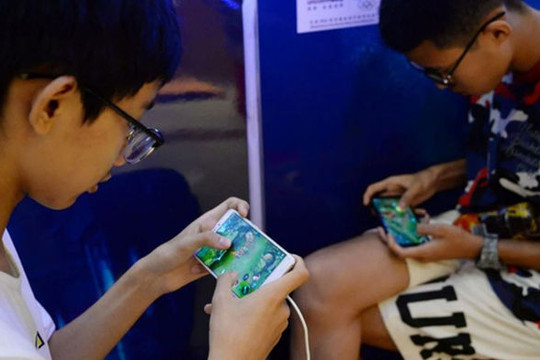 Trẻ em Trung Quốc và 7749 cách qua mặt hệ thống 'chống nghiện game': Dùng số CMT giả, ra quán net, quét mặt bố mẹ khi ngủ để vào game