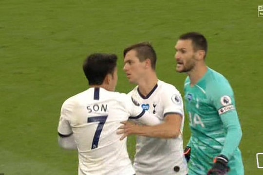 Son Heung Min suýt đánh nhau với thủ môn Hugo Lloris ngay trên sân