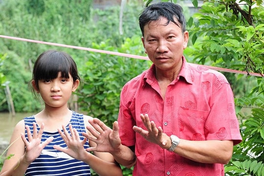 Gia đình 3 thế hệ có 24 ngón tay, chân ở miền Tây