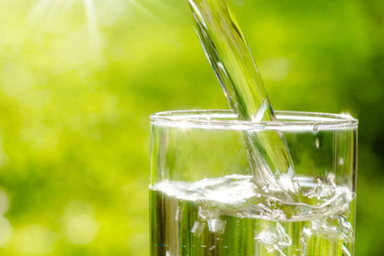 Các nhà khoa học Mỹ chế tạo thiết bị làm sạch nước uống chỉ sử dụng ánh sáng Mặt trời
