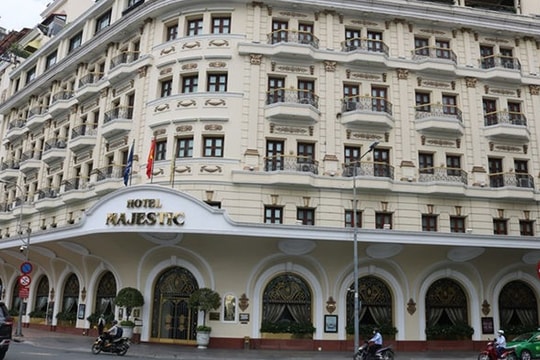Giá khách sạn 5 sao rẻ bèo, dân Sài Gòn vào 1 đêm cho biết