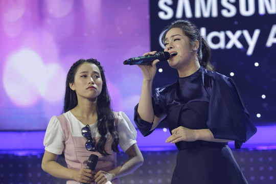 Vũ Hà lừa Nhật Kim Anh song ca cùng thí sinh có giọng hát thảm họa