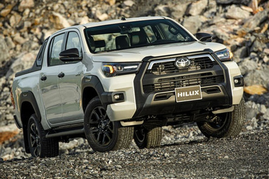 Toyota Hilux 2020 giá từ 628 triệu, thêm công nghệ để cạnh tranh Ranger