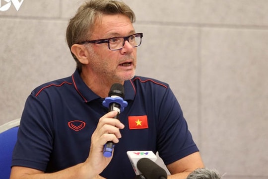 HLV Troussier chỉ ra lứa cầu nòng cốt của Việt Nam hướng đến World Cup 2026