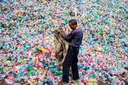 Nghiên cứu tăng thuế đối với túi nylon, rác thải nhựa