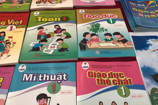 Bộ GD-ĐT yêu cầu thanh tra việc học sinh lớp 1 phải mua 23 cuốn sách