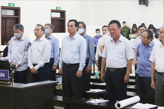 Đề nghị khai trừ Đảng nguyên Chủ tịch TP Đà Nẵng Văn Hữu Chiến
