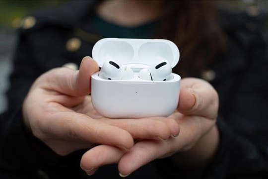 Bất ngờ AirPods Pro chính hãng rẻ hơn cả hàng xách tay