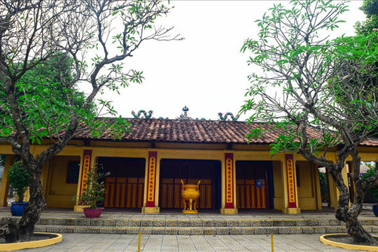Kiến trúc độc đáo bên trong ngôi đình tồn tại gần 200 năm ở Sài Gòn
