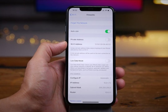 Thủ thuật iOS 14: Cách tránh bị theo dõi khi sử dụng Wi-Fi công cộng