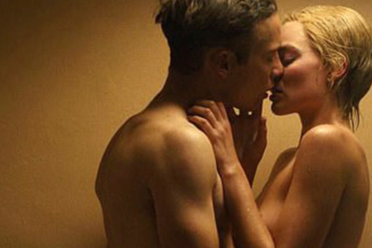 'Bom sex' Margot Robbie khỏa thân trong phim mới