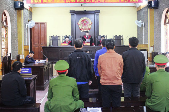 Y án với các bị cáo trong vụ gian lận thi cử ở Sơn La