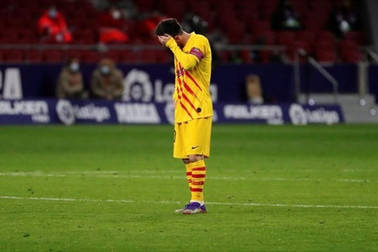 Messi bị Van Basten chê chơi 'như thợ làm bánh'