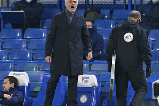 HLV Mourinho: 'Tottenham chỉ là ngựa con ở cuộc đua vô địch'