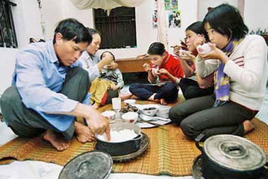 Tiếng cười trong bữa cơm