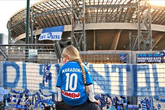Napoli chính thức đổi tên sân thành Diego Maradona