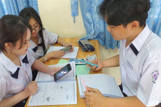 Nữ sinh tự tử ở An Giang: Có nên kiểm điểm học sinh trước toàn trường?