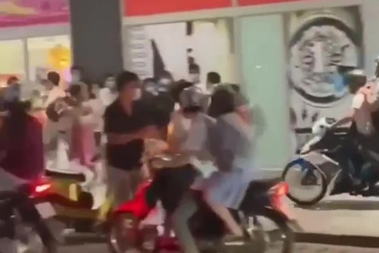 Hình sự nổ súng ngăn ẩu đả ở trung tâm mua sắm Aeon Tân Phú