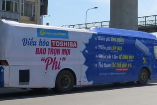 Đề nghị Hà Nội xử lý xe khách dán quảng cáo kín thân xe chạy trong phố