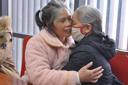 Người phụ nữ cách ly Covid-19 tìm được gia đình sau 24 năm bị bán sang Trung Quốc