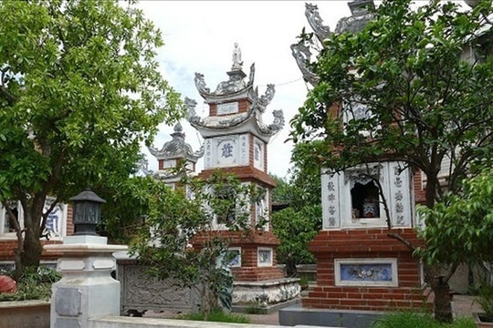 Kho báu vô giá trong ngôi chùa cổ hàng nghìn năm ở Hà Nội
