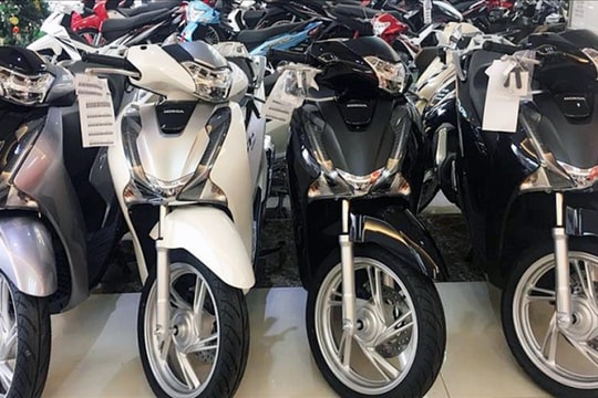 Honda SH dáng cũ khan hàng, giá chênh 70 triệu vẫn có khách mua