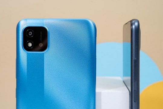 Realme mở bán C20 giá 2.690.000 đồng, 'flash sale' giảm 200.000 đồng