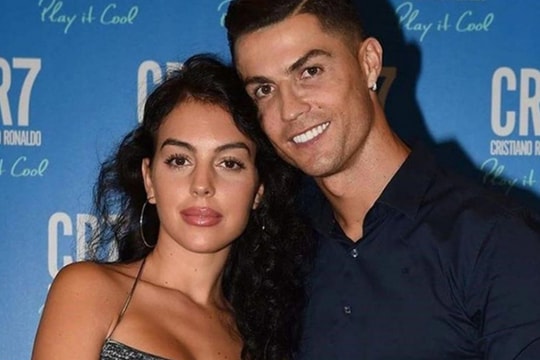 Ronaldo bị điều tra sau khi tổ chức tiệc cho bạn gái