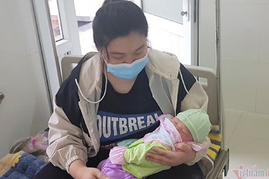Tết khác lạ của người vợ có chồng và con gái 21 ngày tuổi cùng mắc Covid-19