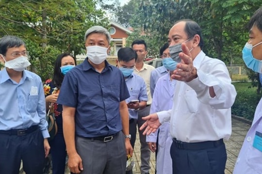 Thứ trưởng Nguyễn Trường Sơn rời TP.HCM tới Hải Dương hỗ trợ chống dịch