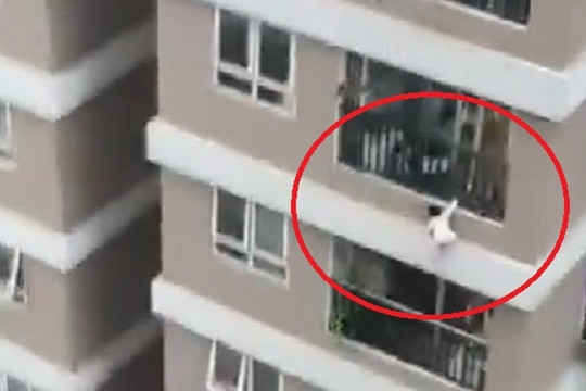 Nam thanh niên cứu bé gái rơi từ tầng 12A chung cư ở Hà Nội