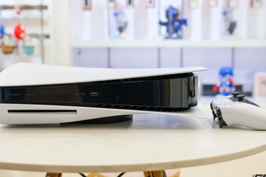 PS5 'cháy hàng' trong ngày đầu mở bán, game thủ Việt ngậm ngùi: 'Có tiền cũng không đến lượt mà mua'